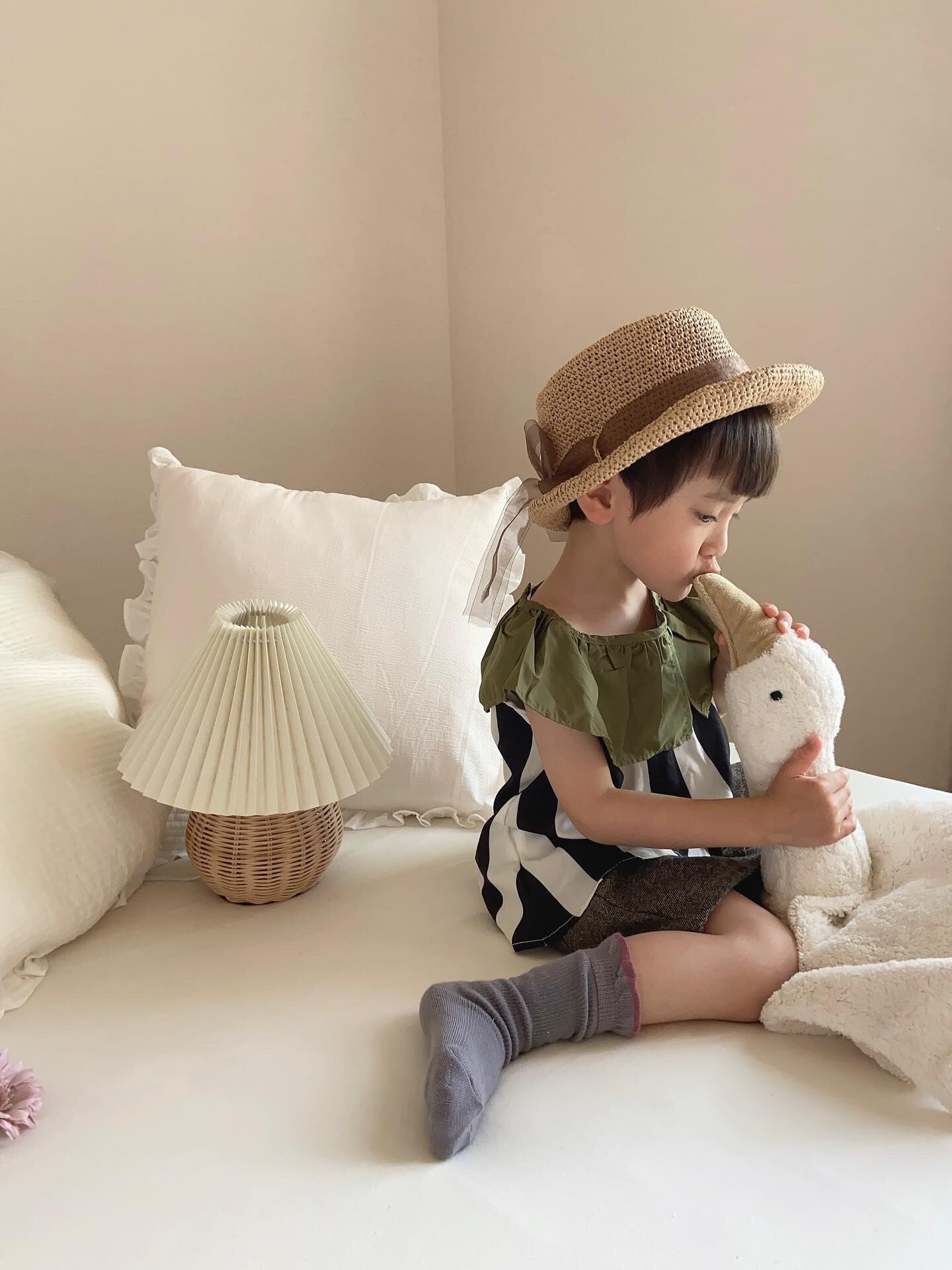 【取寄】男女問わず♡さらっと着れて可愛く決まる!ビックフリル襟のセットアップ