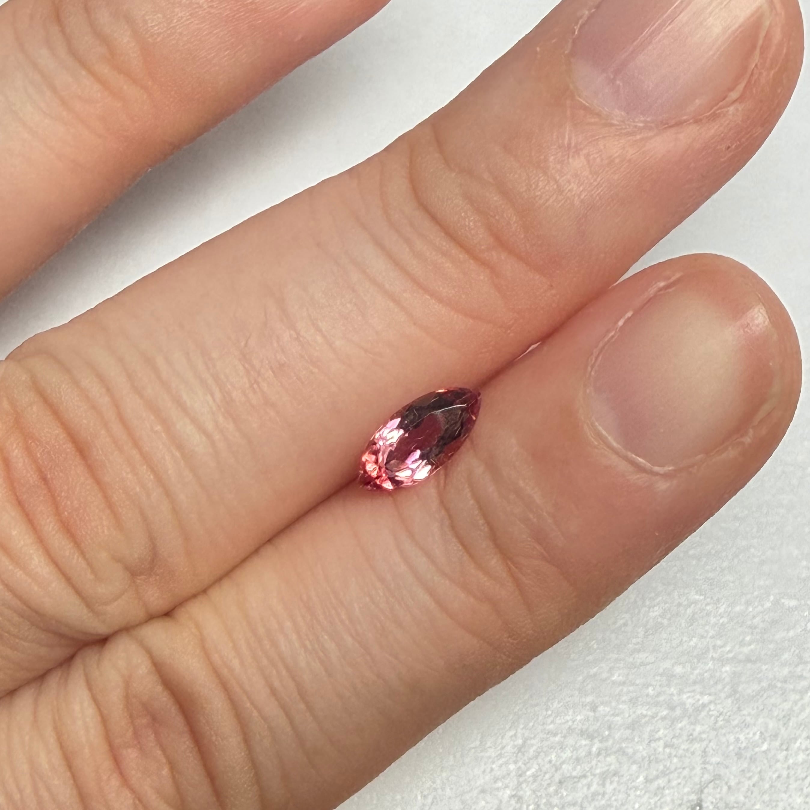 希少なシェリーカラーのインペリアルトパーズ