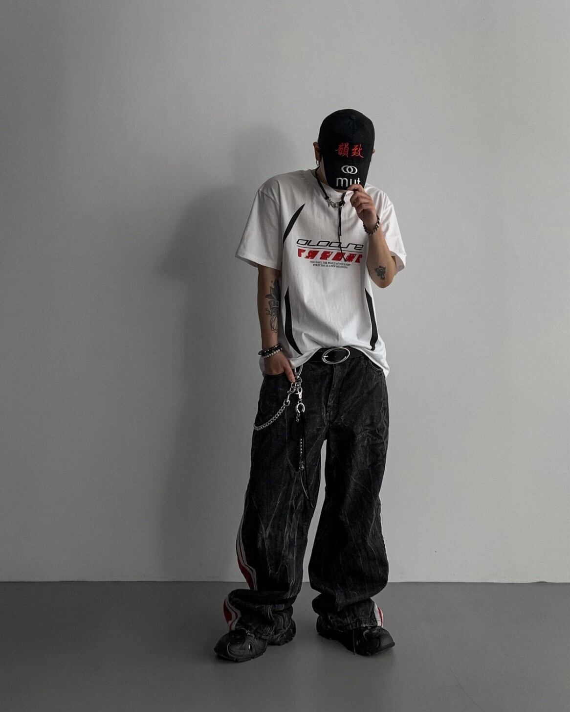 ☆ATEEZ ウヨン 着用！！【KWONKOOLOOK】Crack-washed curve track