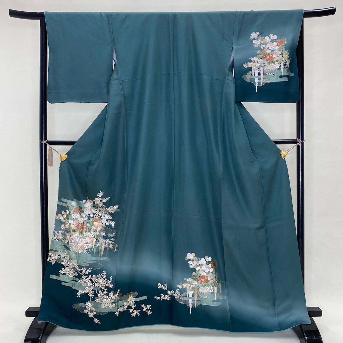 付け下げ 訪問着 中古 古典柄 花柄 薄い緑 緑 松 菊 裄65.5cm 身丈  