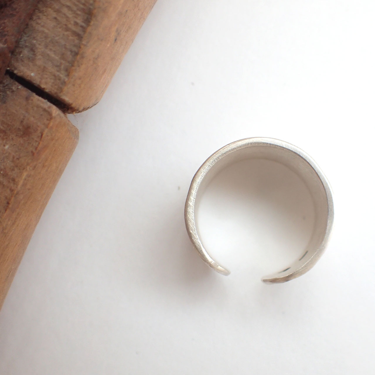 Hammered Flat Open Ring(13mm)　