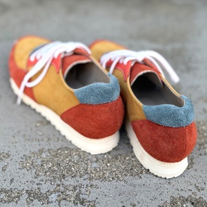 EMAクラフトスニーカー 本革スエードの履き心地｜バイカラー（オレンジ×マスタード）ローカット｜大人カジュアル