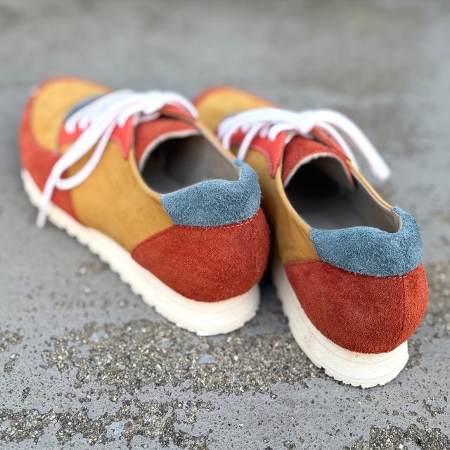 EMAクラフトスニーカー 本革スエードの履き心地｜バイカラー（オレンジ×マスタード）ローカット｜大人カジュアル