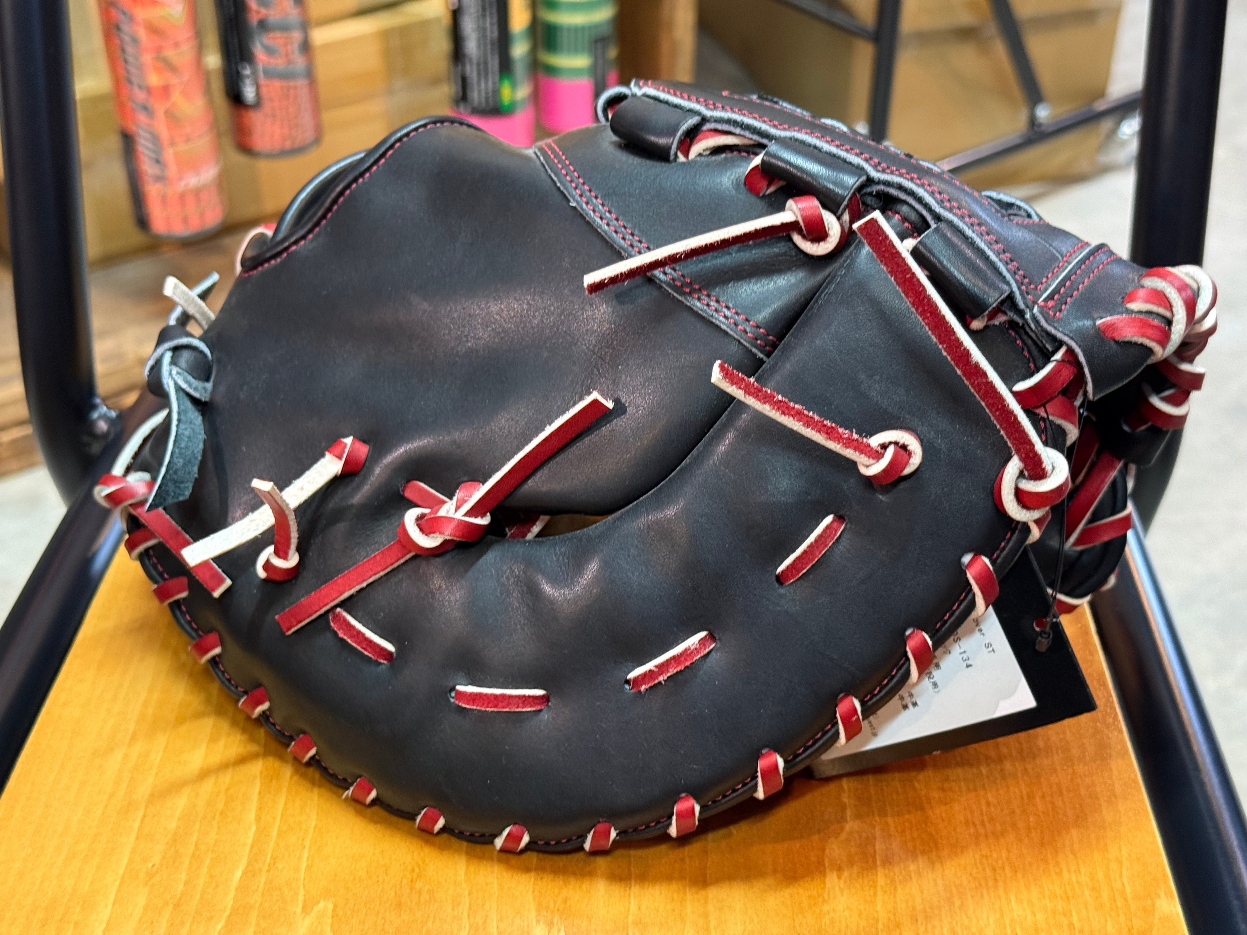 限定品】D-Quest 硬式ファーストミット 134型 左投げ用 ブラック×W
