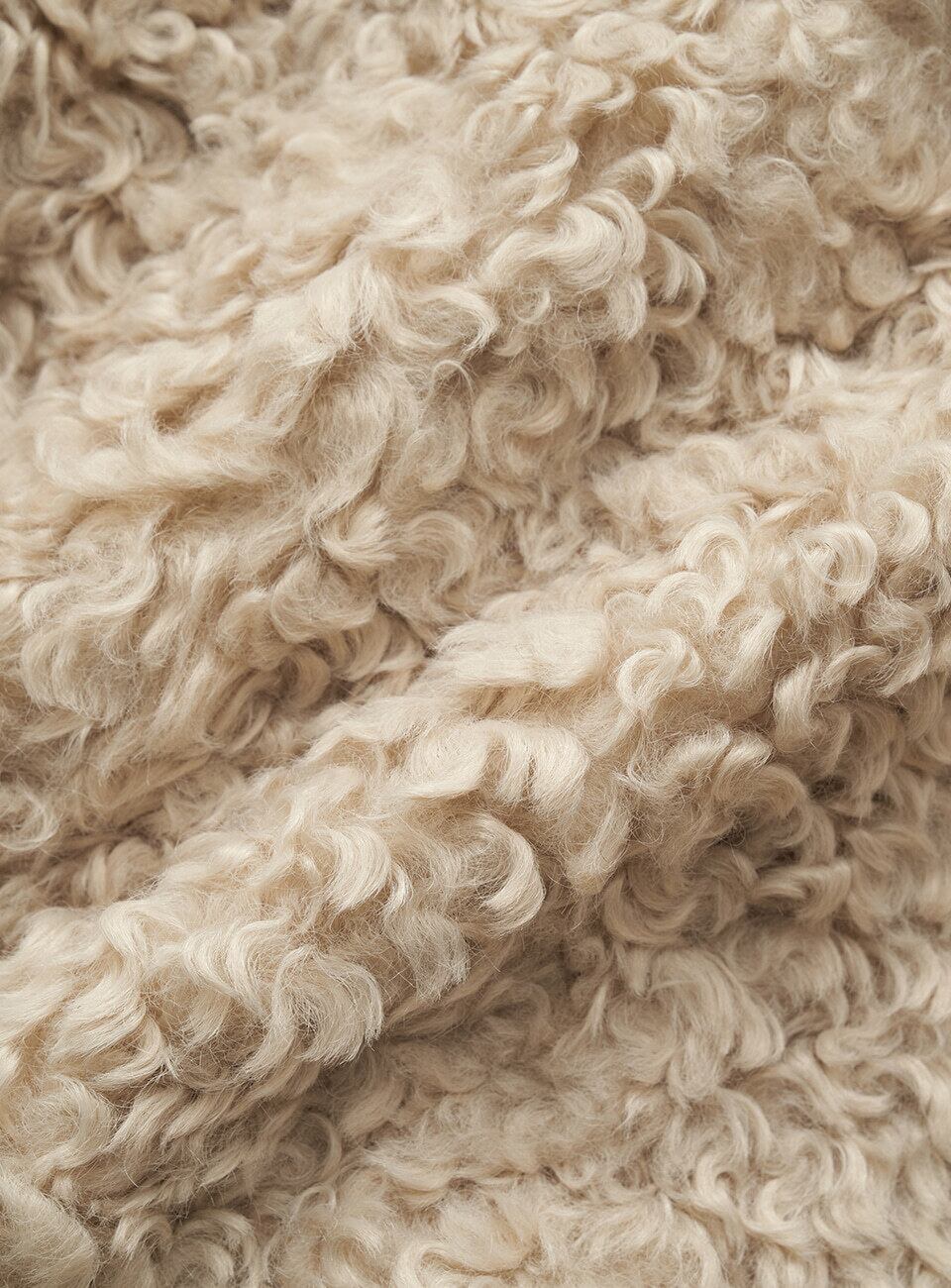 1月初旬発送 [The Barnnet] Beige Bouffant Eco-Fur Jacket 正規品