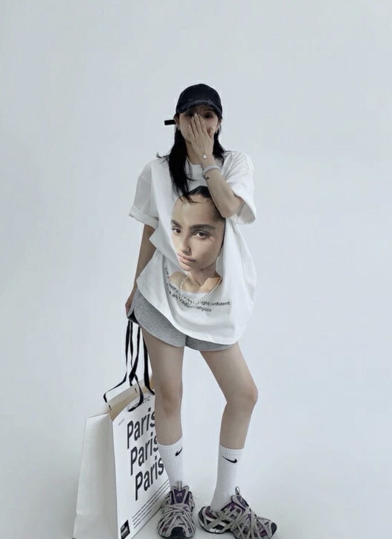 OISIS005 ビーズポートレートレトロTシャツ