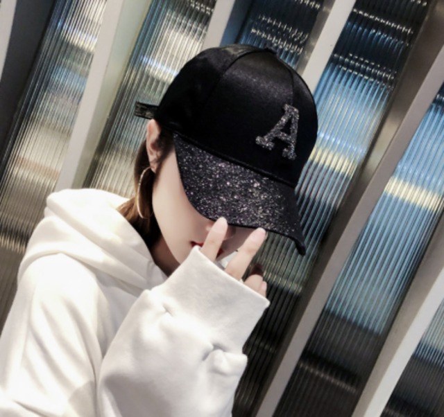 342【新作アイテム】☆韓国☆男女兼用 キラキラ キャップ ☆帽子 ロゴ