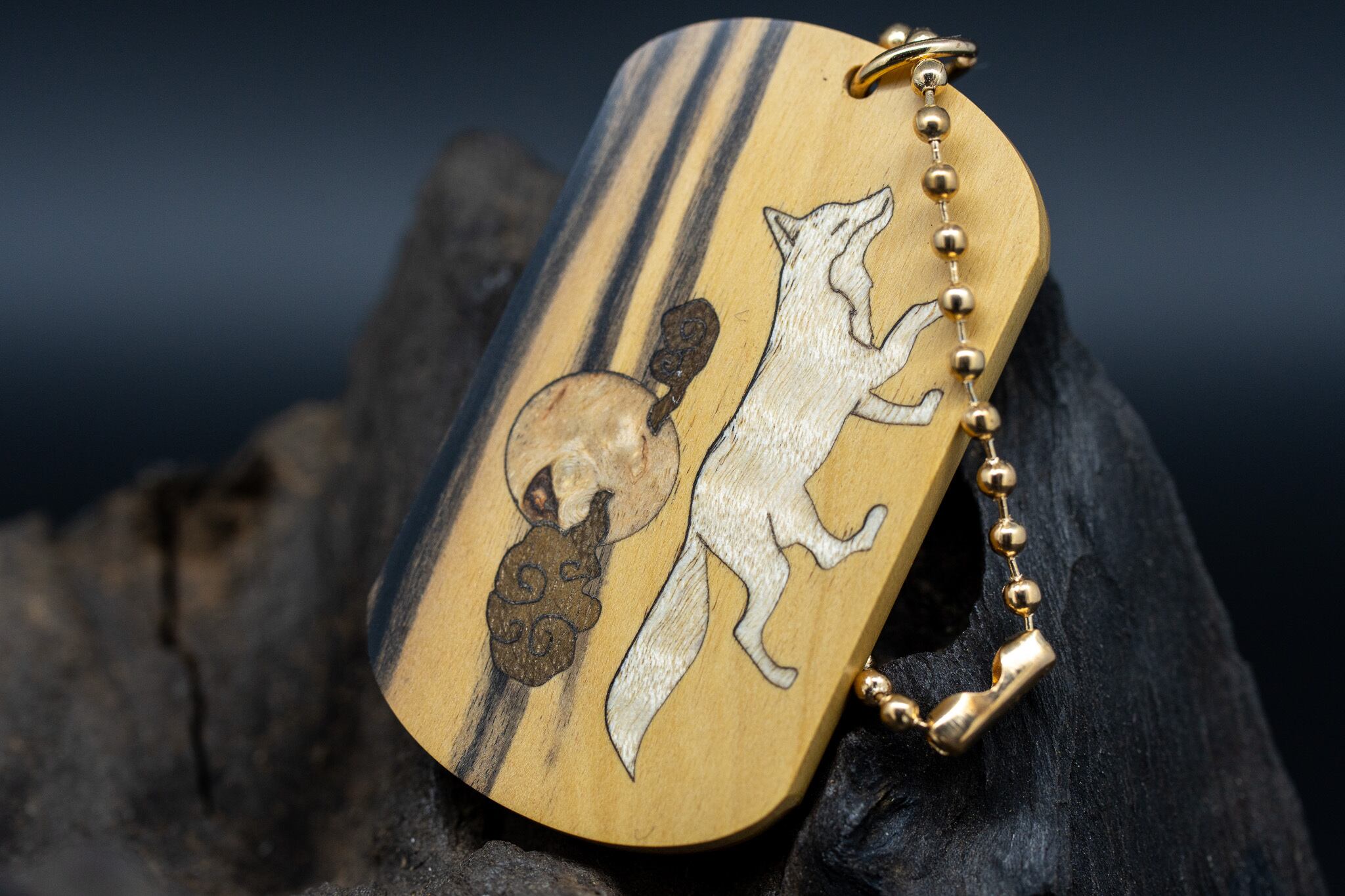 【魅惑の黒い紋様】 黒柿 ドッグタグ 象嵌 十五夜きつね