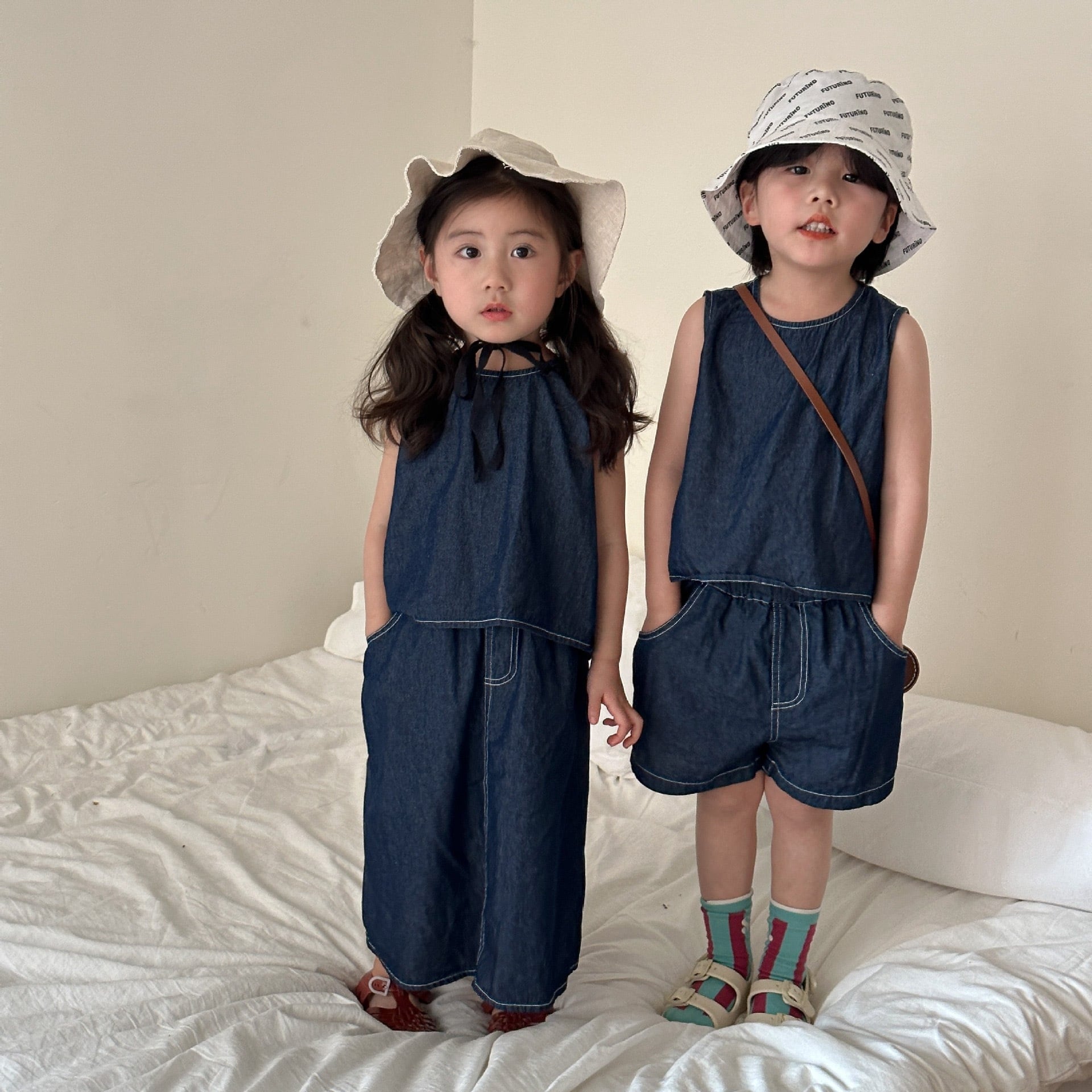 キッズ男の子女の子100％綿デニムダークブルーリンクコーデ  