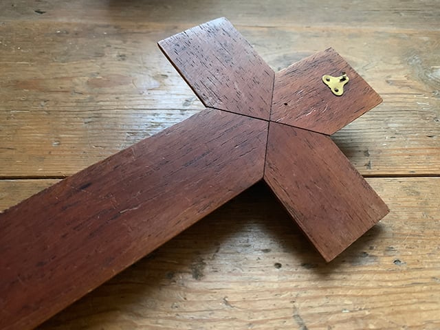 素朴さが素敵な木製の十字架 フレンチアンティーク