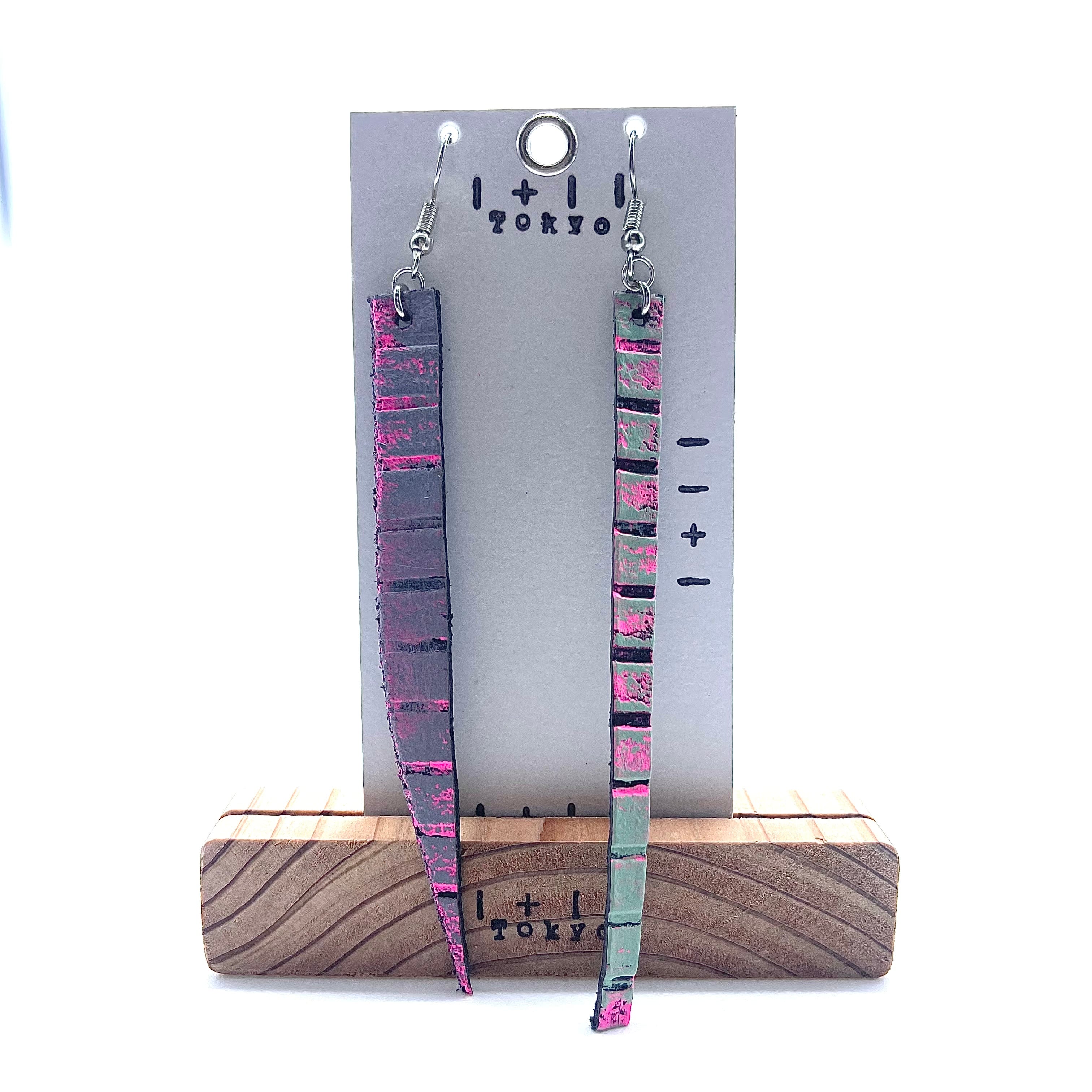 革ピアス　ほそながなが　本革