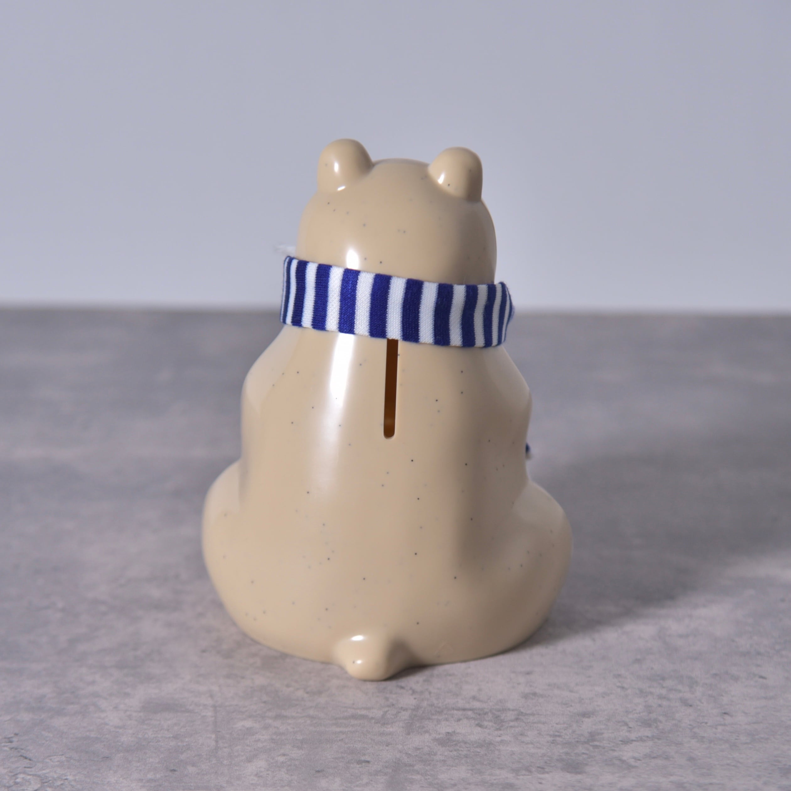 Moi！| Polar Bear Money BOX 2025 | マフラー付きしろくま貯金箱