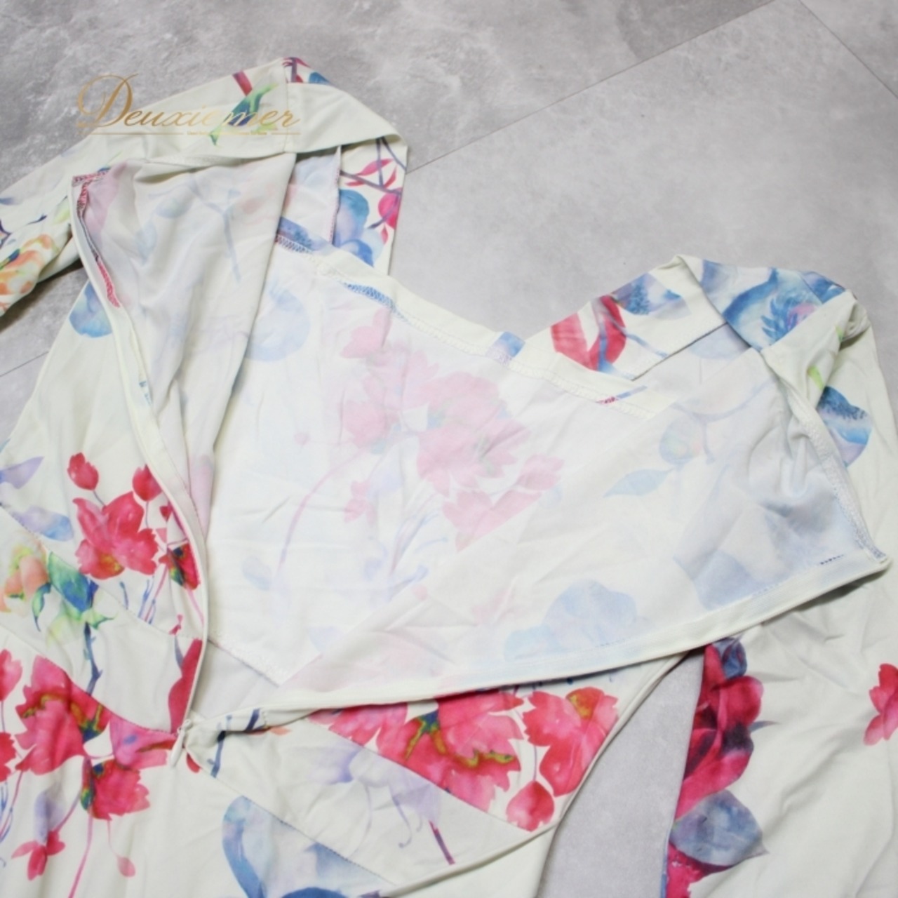 社交ダンス 衣装 スタンダード ドレス ワンピース パーティドレス Leirena レイリーナ ホワイト系 花柄 白 パープル系 ブルー系 ピンク系 オレンジ系 青 紫 花柄ドレス おしゃれ 結婚式 体型カバー 女性用ダンス コスチューム フォーマル イベント 着痩せ フェミニン かわいい 軽やか 柔らかい 美しいドレープ ルームウェア シンプル 清楚 旬なデザイン