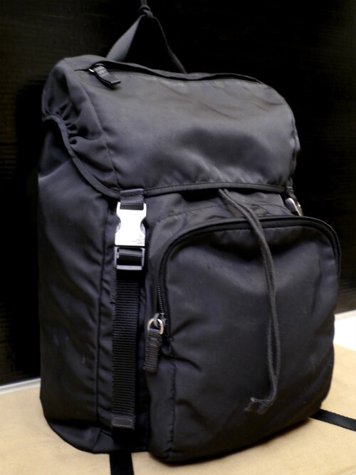 美品17万◆PRADA プラダ V135 ユニセックス 大容量 ナイロン リュック バックパック ロックサック 黒◆使い勝手の良さで人気の定番モデル♪