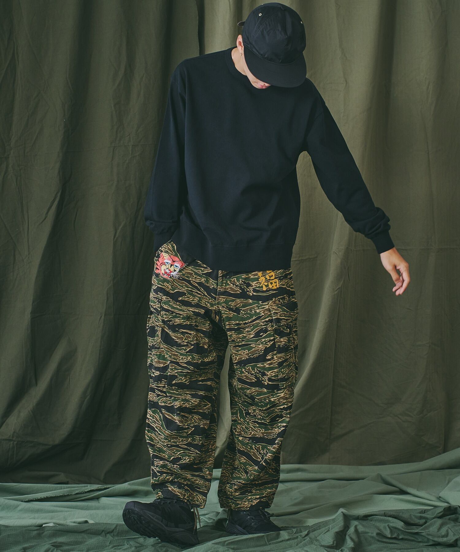 Universal Style Wear / Vietnam cargo pants Tiger camo | 【FLAGS