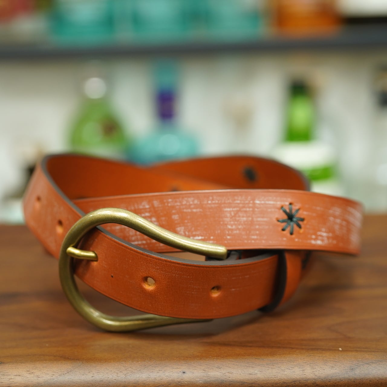 Maison d' Artisan アスタリスク刺繍ベルト 英国産ブライドルレザー