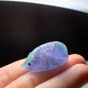 4.可愛い色合い☆フローライト ハリネズミ