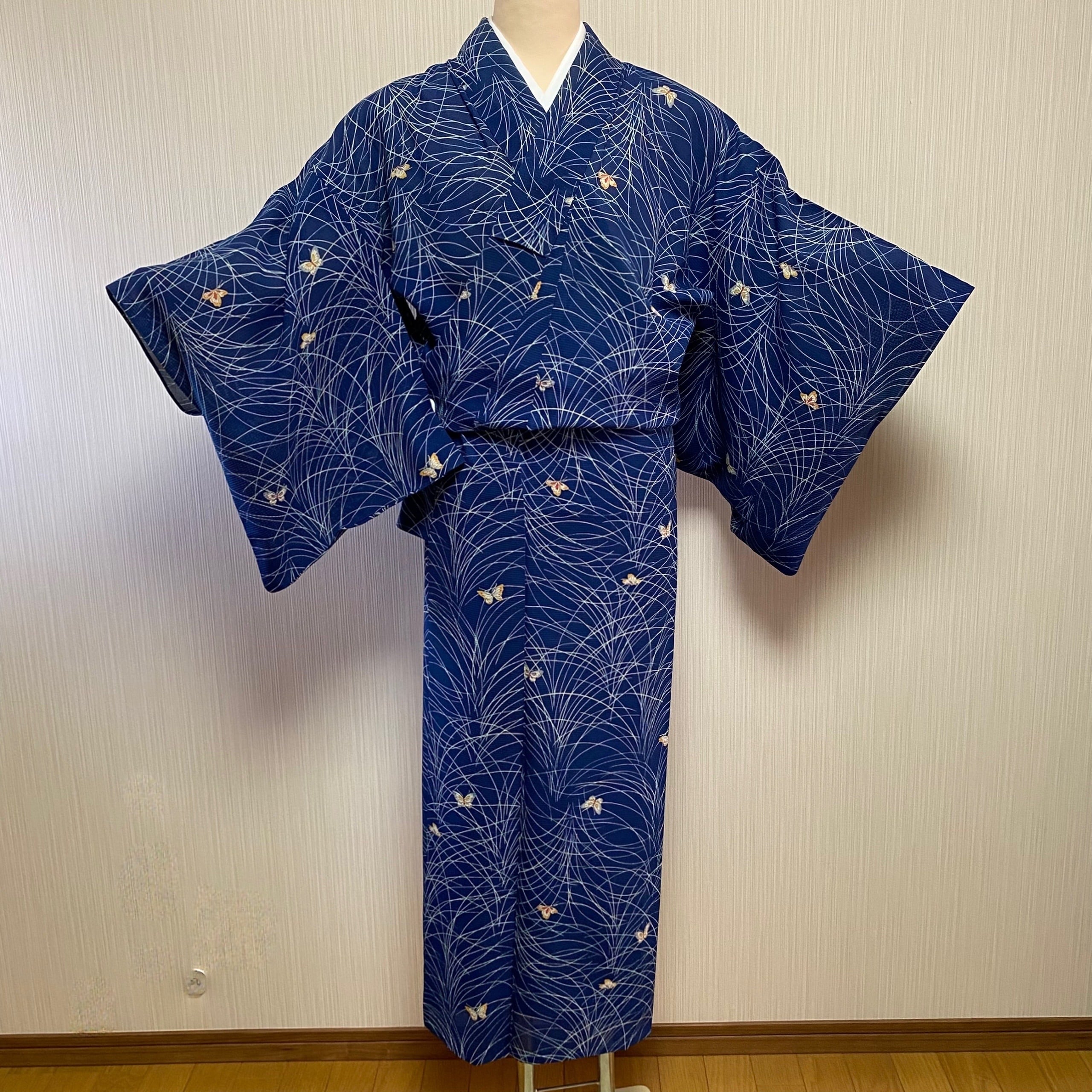 薄物 絽】小紋 単衣 横縞 蝶々 すすき 中縹色 夏着物 清涼感 昭和