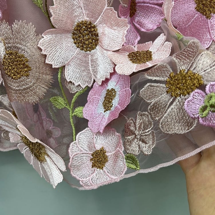 ブラッシュ・ペタル フラワー刺繍スカート M25177 | 奇妙な洋装雑貨店