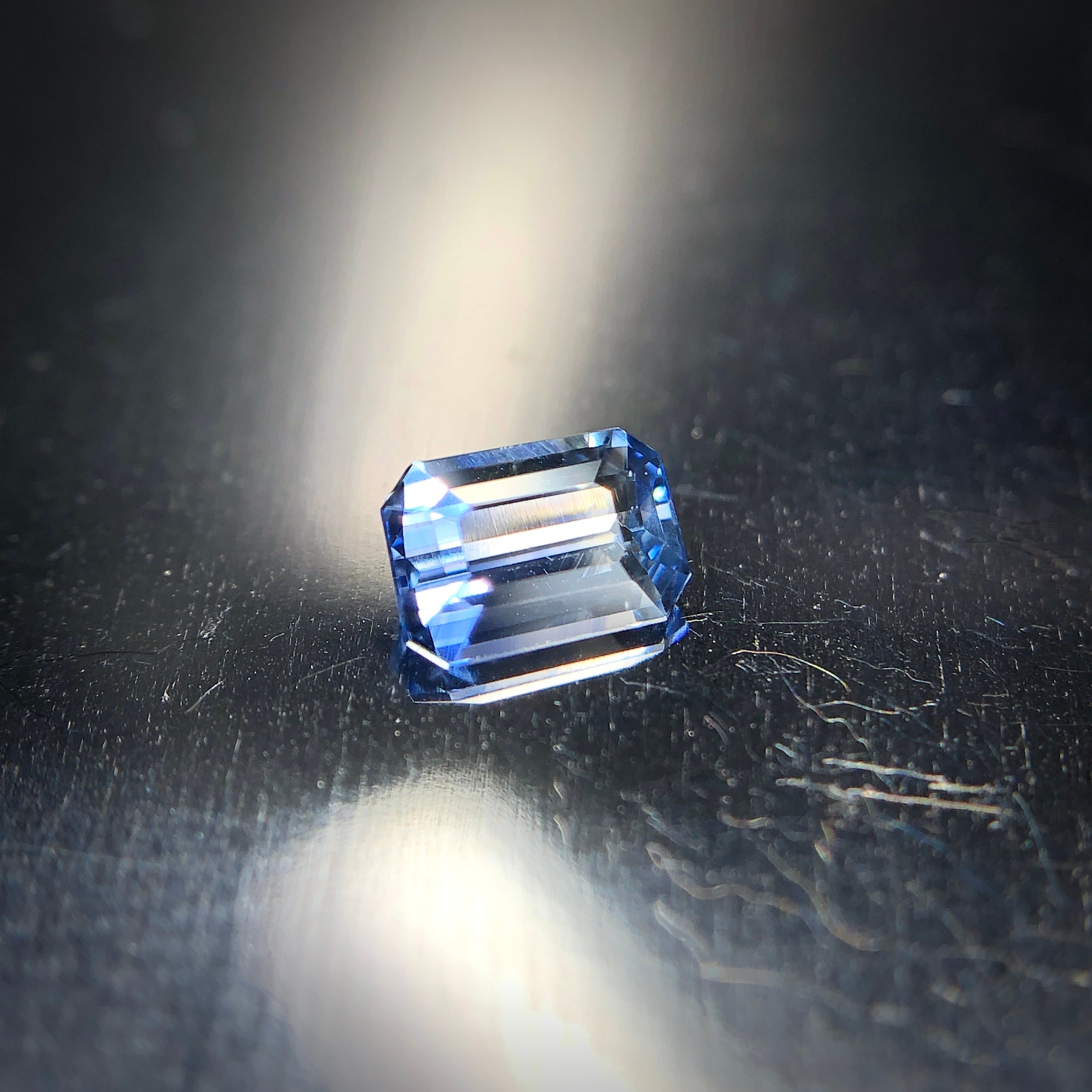 凍てつくようなクリアとブルー 0.26ct 希少石 天然 バイカラー