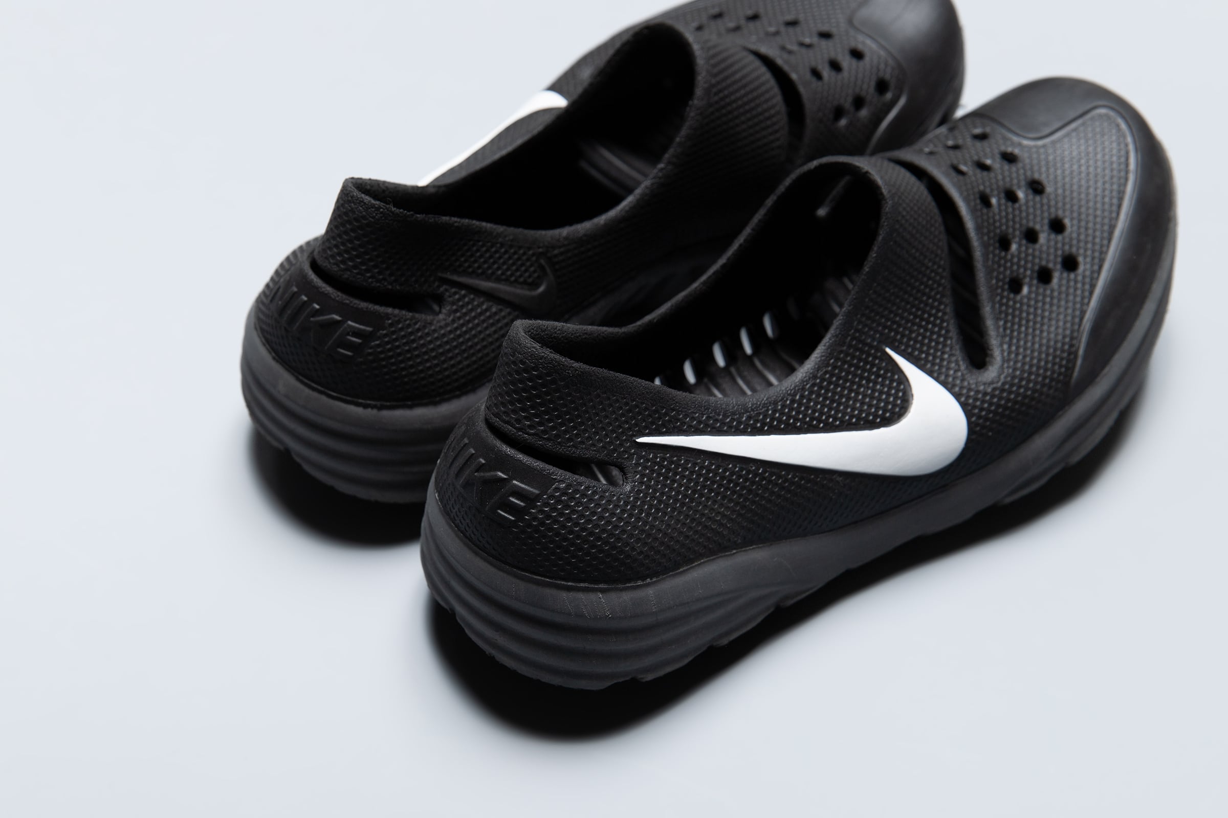NIKE SOLAR SOFT SANDAL | PLAYGROUND | スニーカーショップ NIKE SOLAR SOFT SANDAL | PLAYGROUND | スニーカーショップ