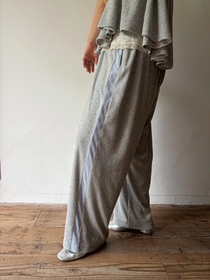 line pants/grey×blue