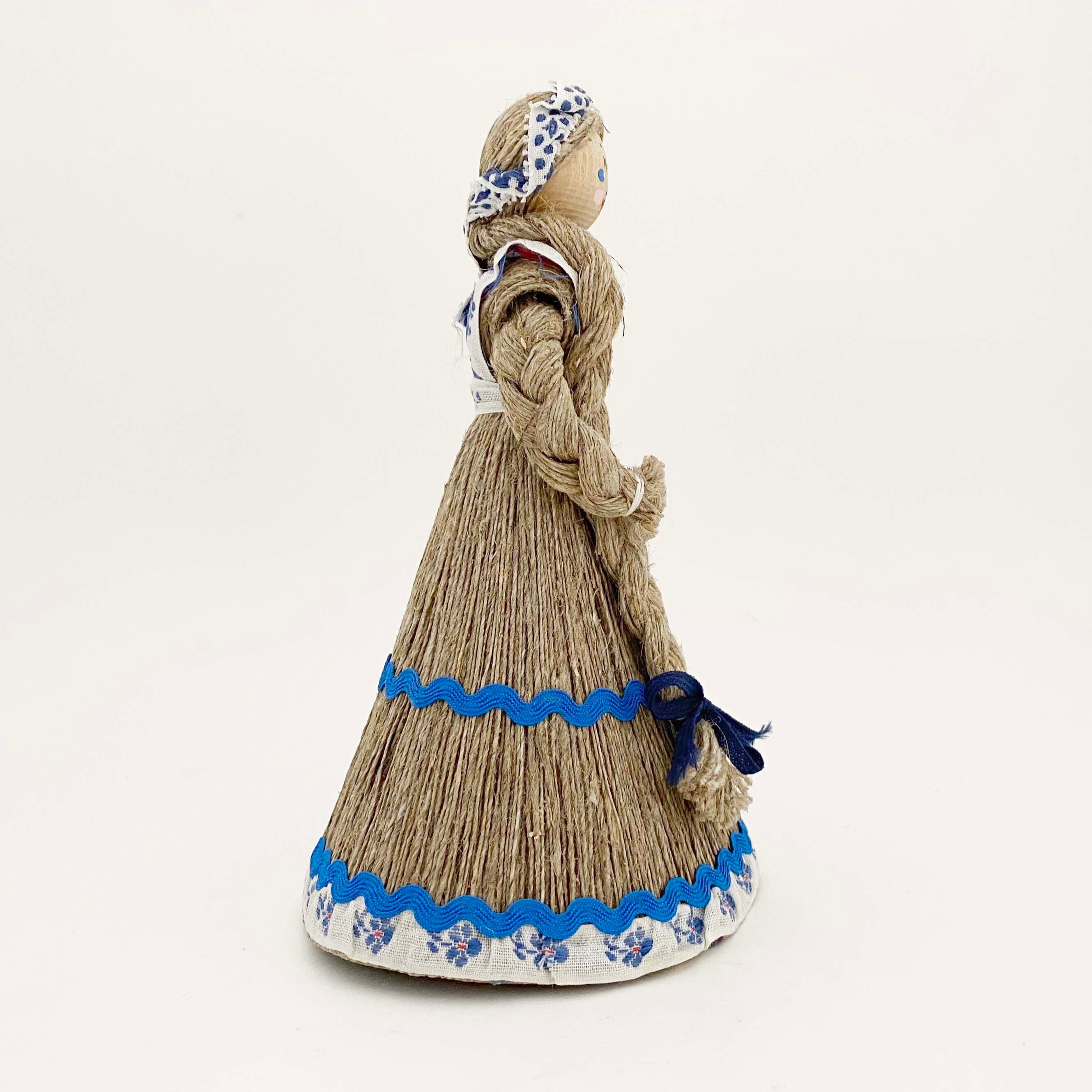 リトアニアの民族人形　ANDO製ヴィンテージ（麻ひものドレス）