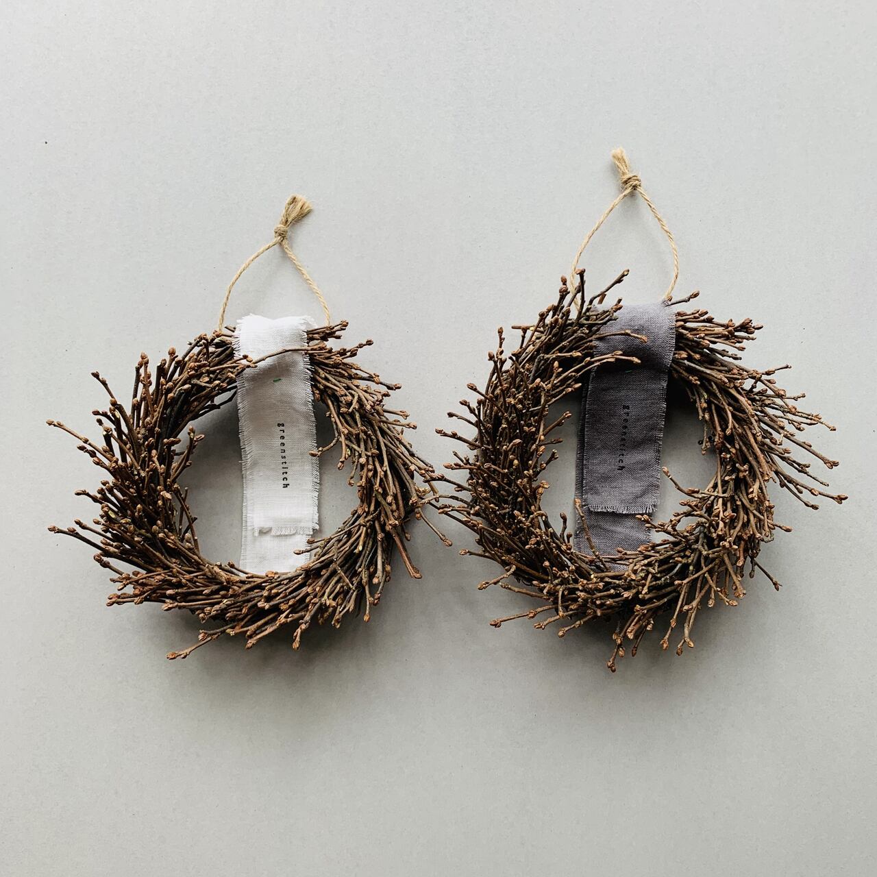 グミの木 春の芽吹きリース（グレーリボン） | ドライフラワースワッグ