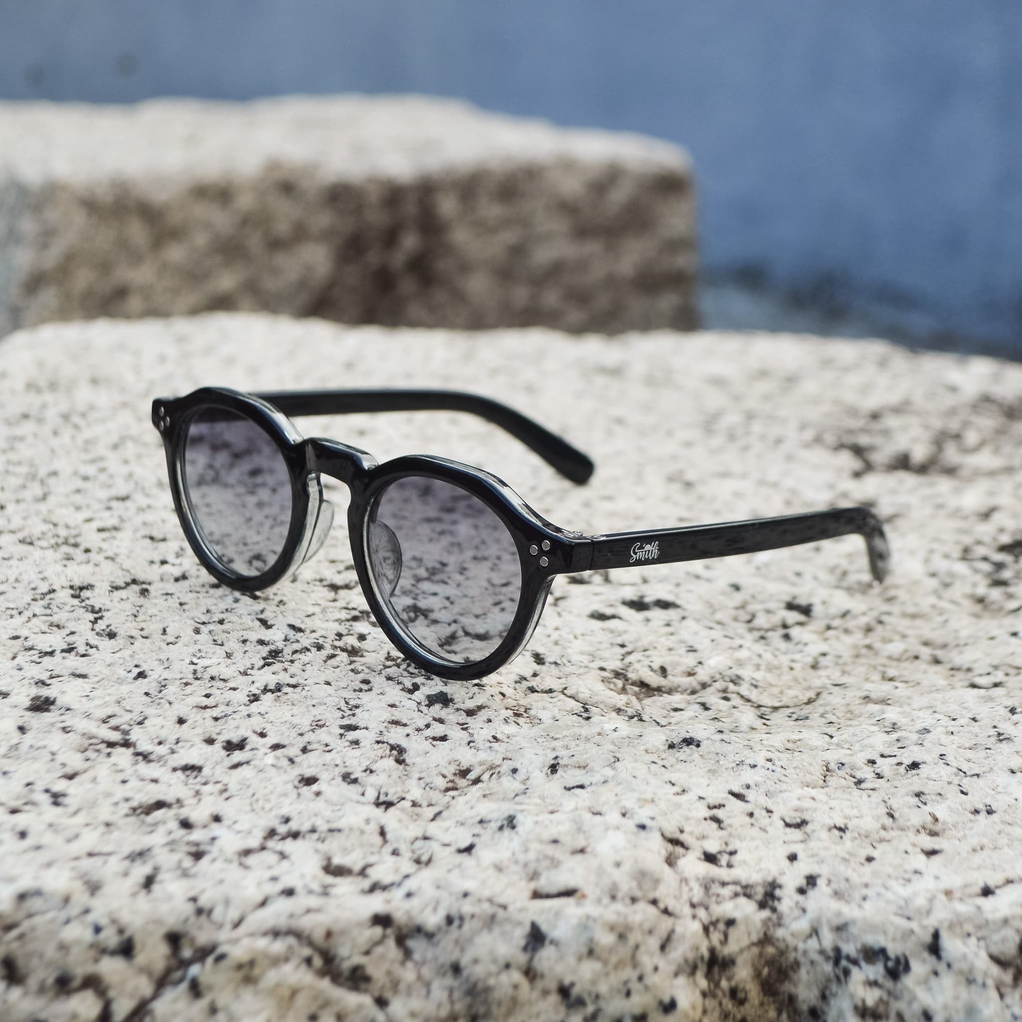 SunnySmith 調光サングラス（ラウンド・ウェリントン） | Sunny Smith