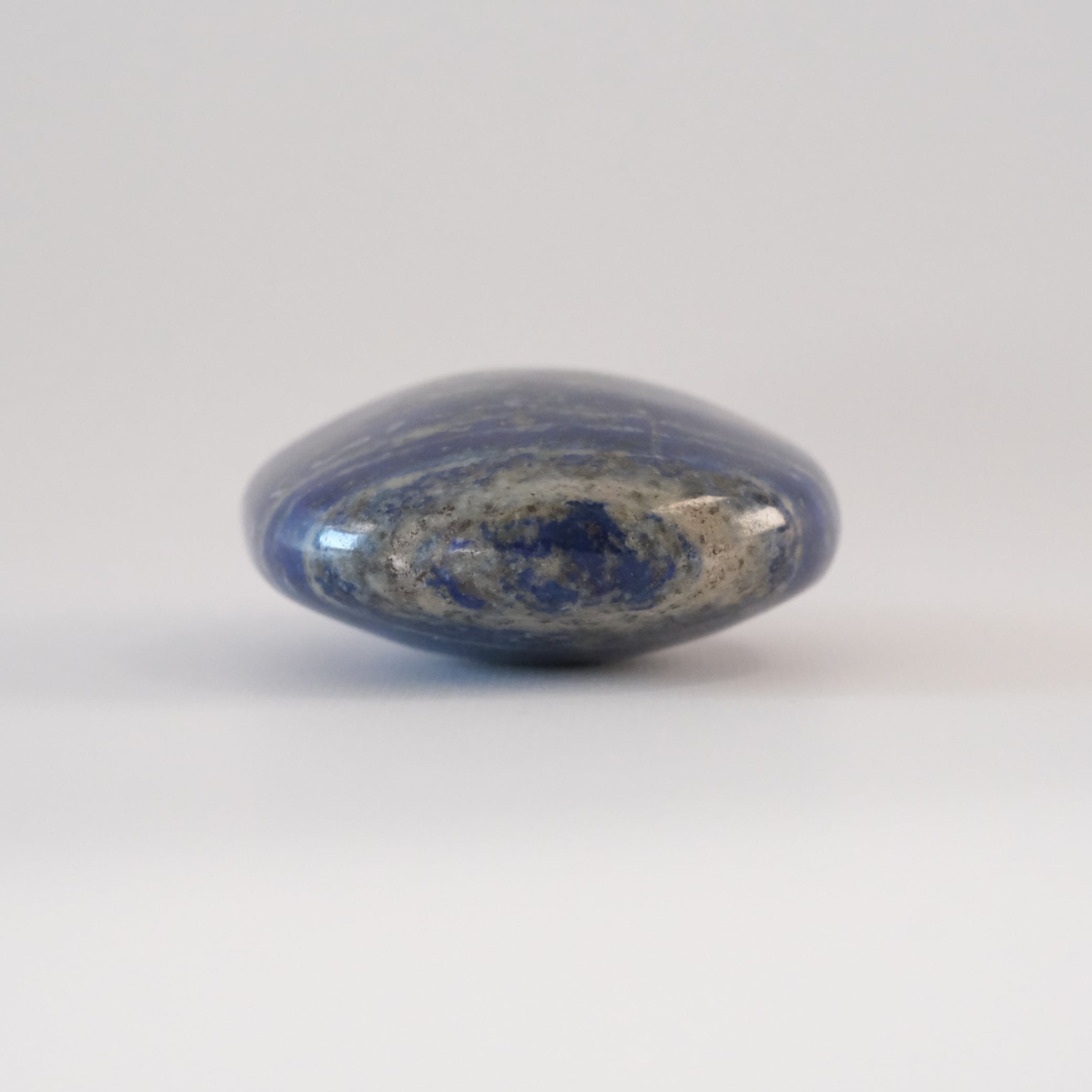 ラピスラズリの握り石 〇 青金石・瑠璃 | ふれる