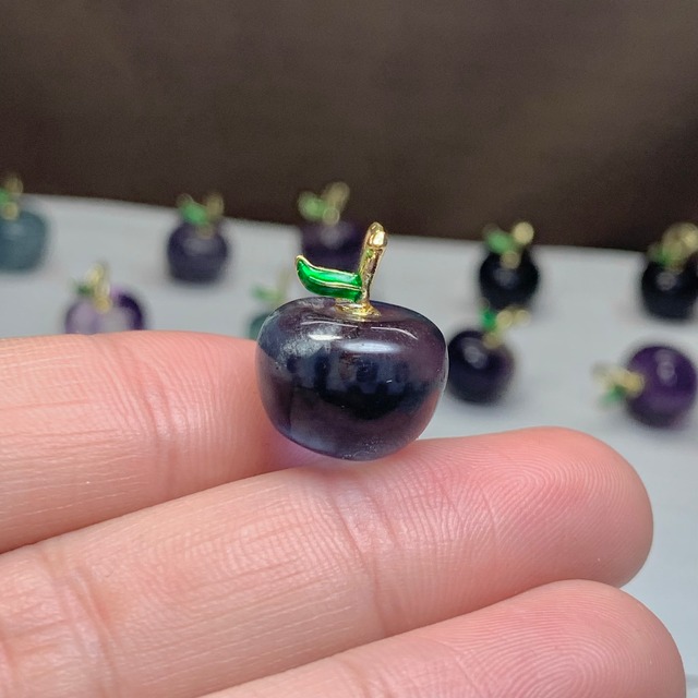 35.フローライトりんご・ペンダントトップ