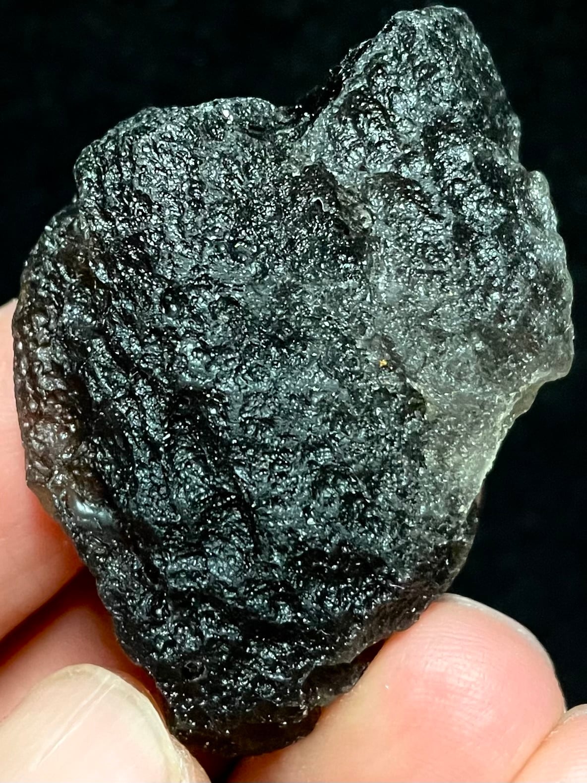 5) アグニマニタイト原石(中)