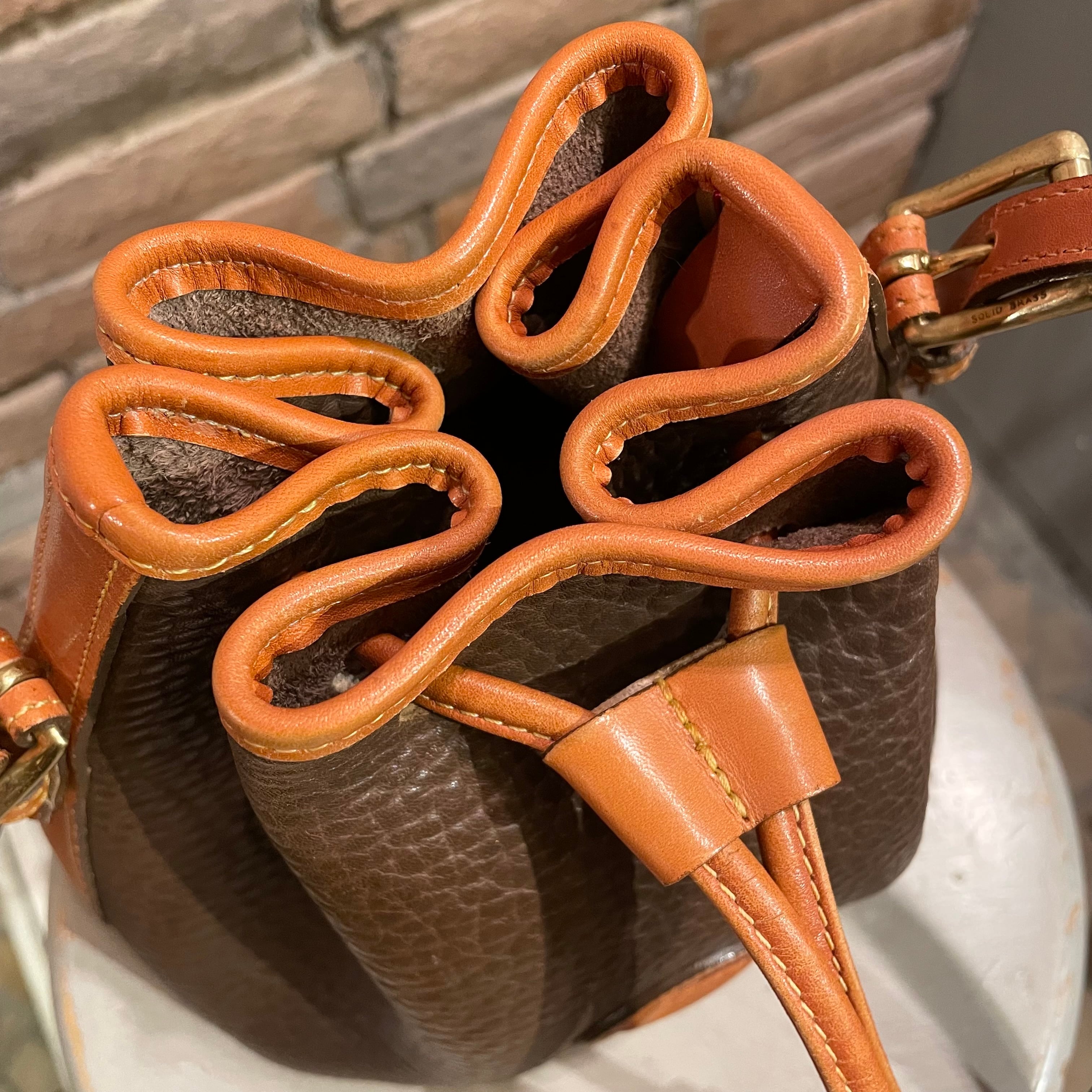 dooney&bourke USA製 ドゥーニー&バーク レザー巾着ショルダーバッグ