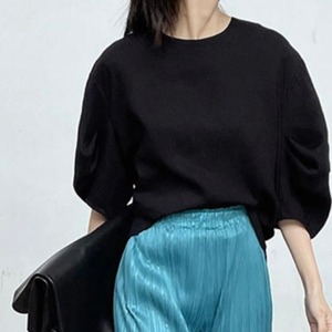 バルーンスリーブタックプルオーバー　A1730
