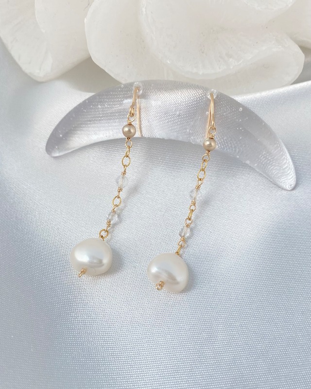 変形天然パールとAAA級 水晶のロングピアス【14KGF】※イヤリング変更可