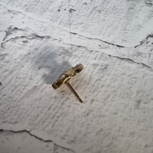 【最終処分SALE】CHANEL シャネル ココマーク 片方のみラインストーン １５Ｓ  ピアスゴールド A-8619