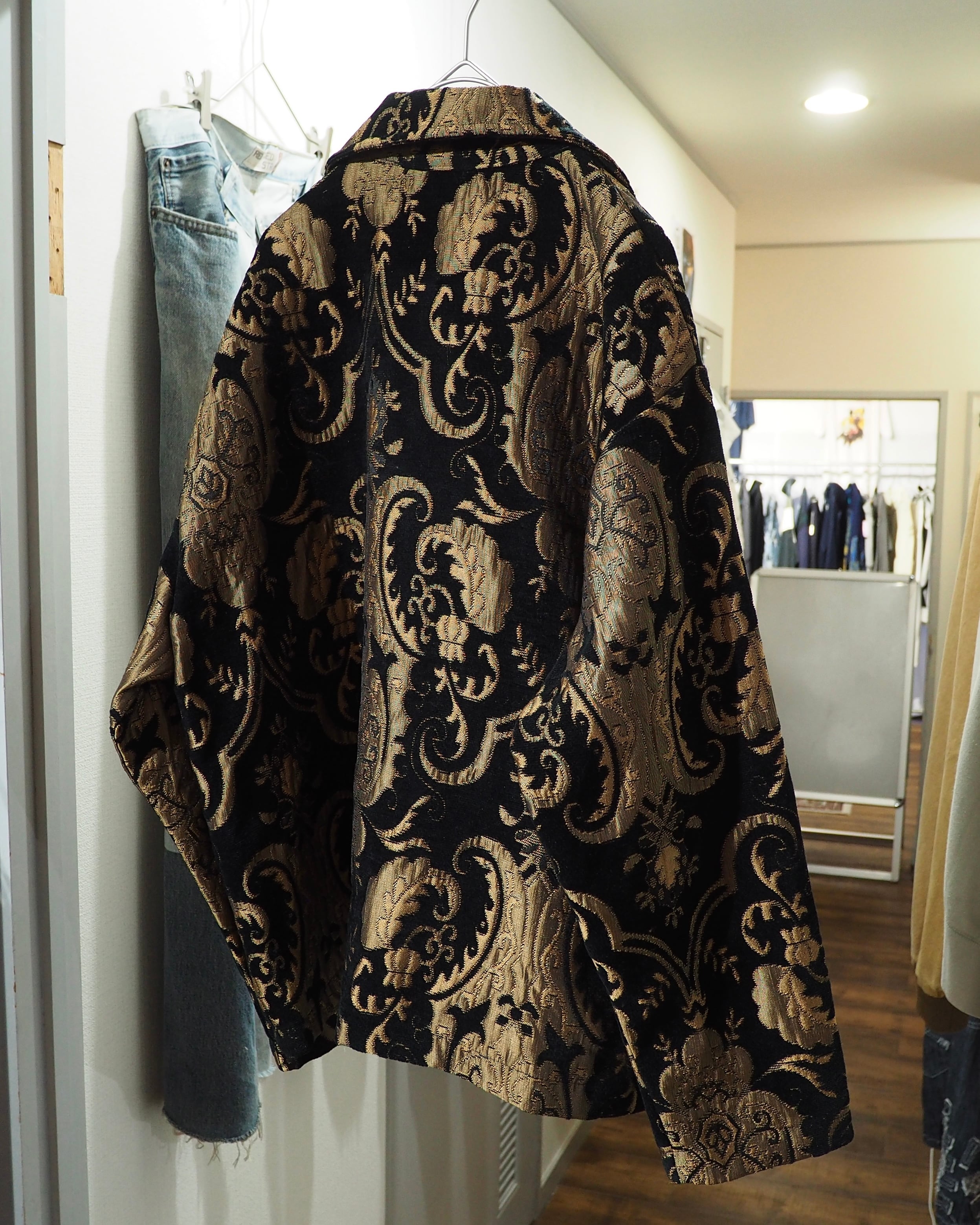 " Made in USA " Beautiful Luxury Baroque Pattern Vintage Gobelin Jacket