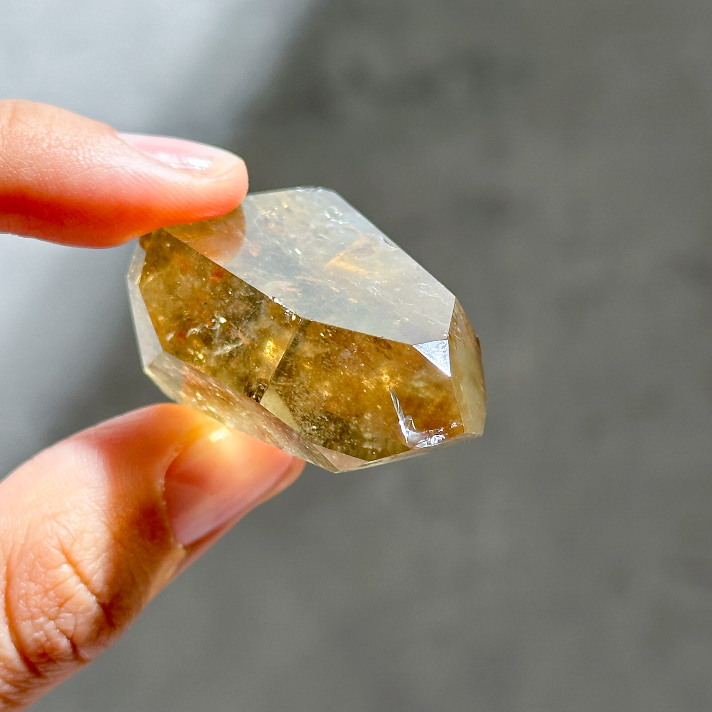 シトリン（黄水晶） タワー55◇ Citrine ◇ 天然石・鉱物