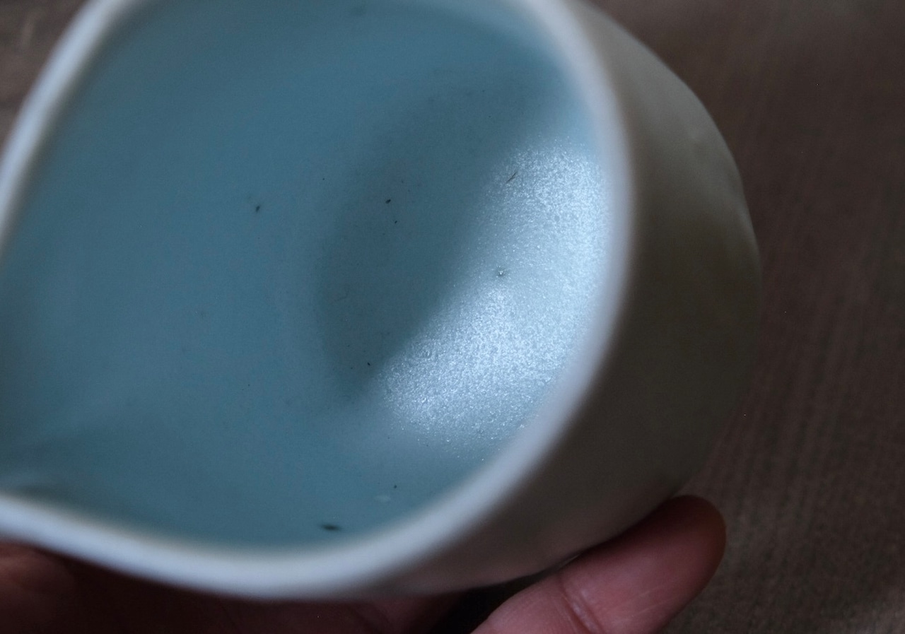 伊黒陶石青白磁片口/志郎 Igro-porcelain clay pale blue porcelain pitcher/shiro