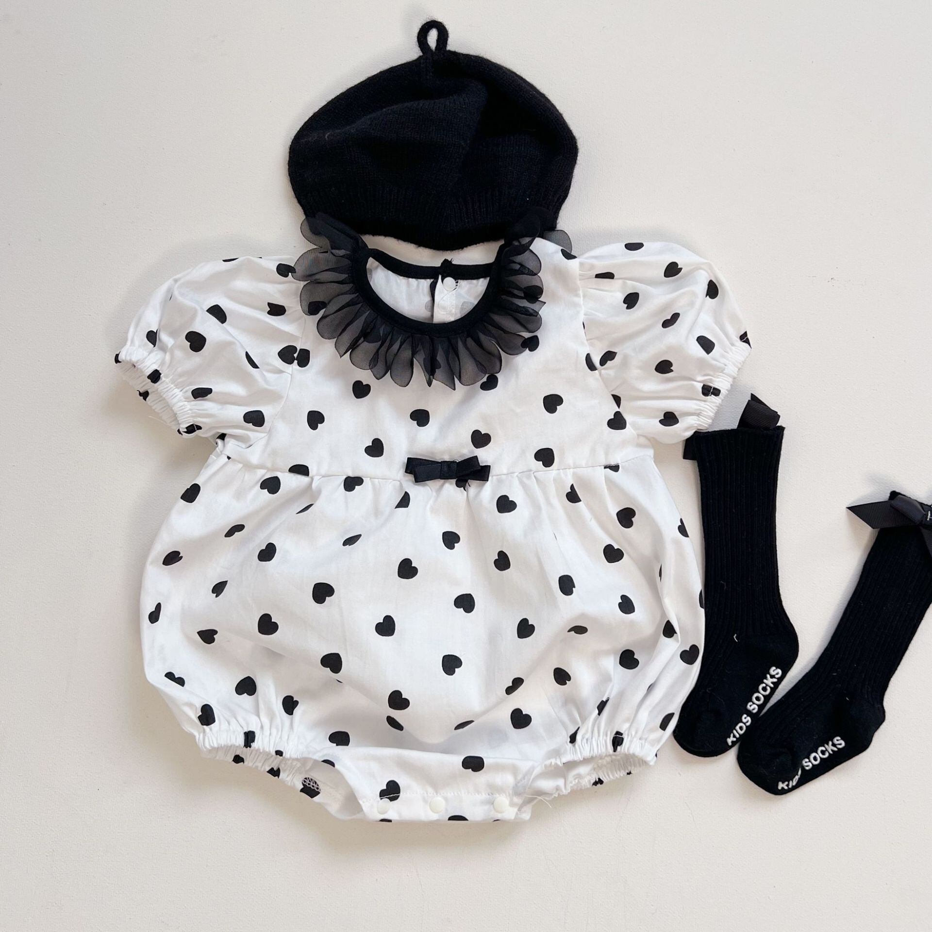 【BABY】レースハート柄ロンパース