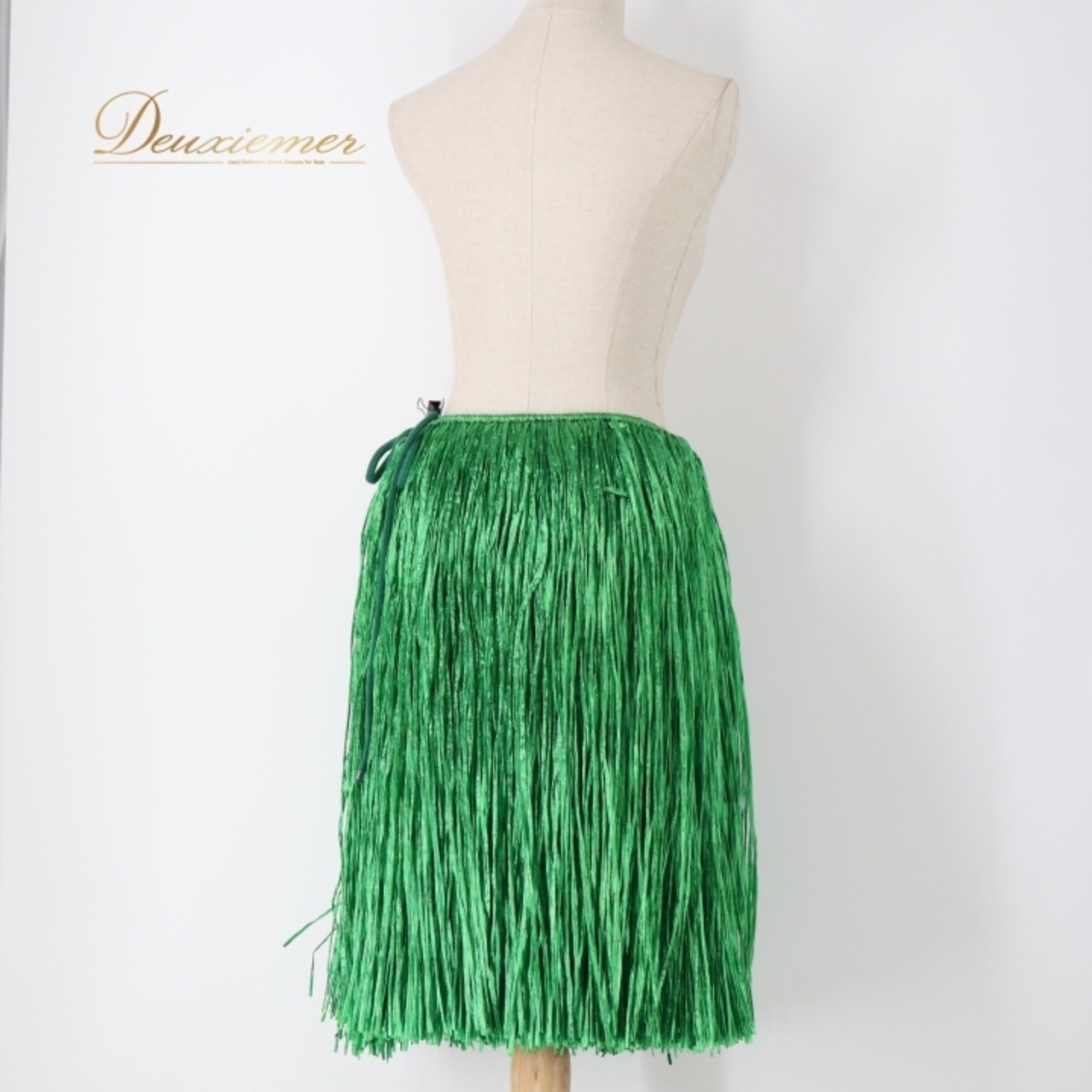 フラダンス 衣装 モレ グリーン系 腰みの ショート丈 スカート タヒチアン 緑 鮮やか ハワイアン アロハ フラ ダンス レッスン 練習 紐 ケース付き セット 花柄 プルメリア柄 タヒチアン ダンス衣装 フラ衣装 フラダンススカート フラダンスレッスン 緑のスカート プルメリアデザイン ケース入り 練習着