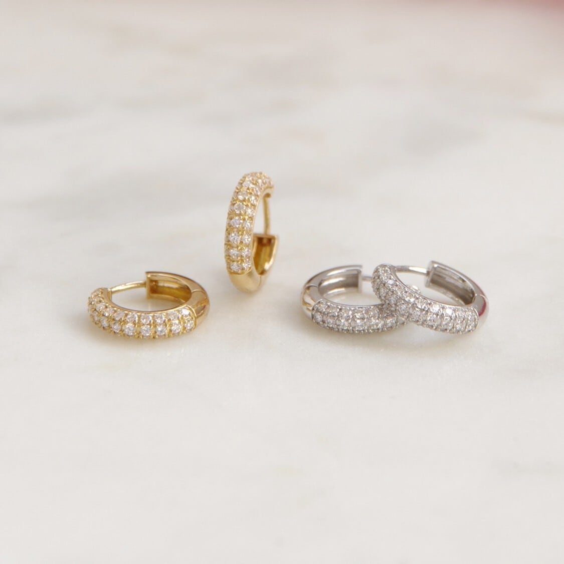 K18ホワイトゴールド パヴェダイヤモンド フープピアス（直径約13mm
