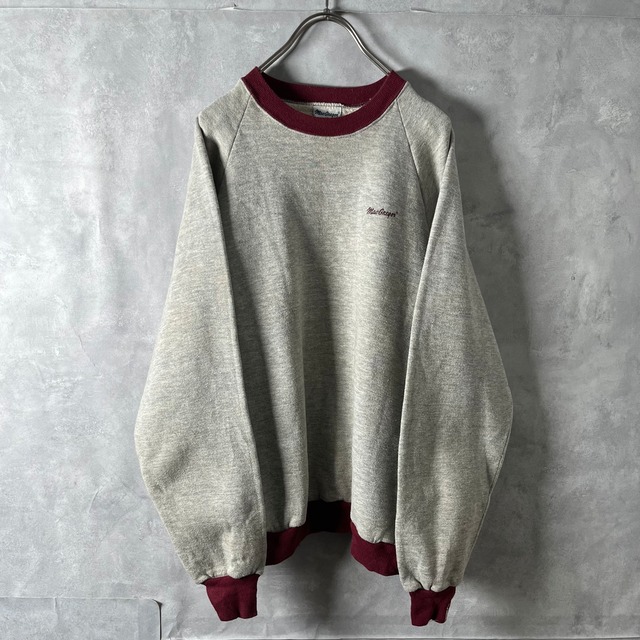 #6090 "Mac Gneqon" made in USA print raglan sweat