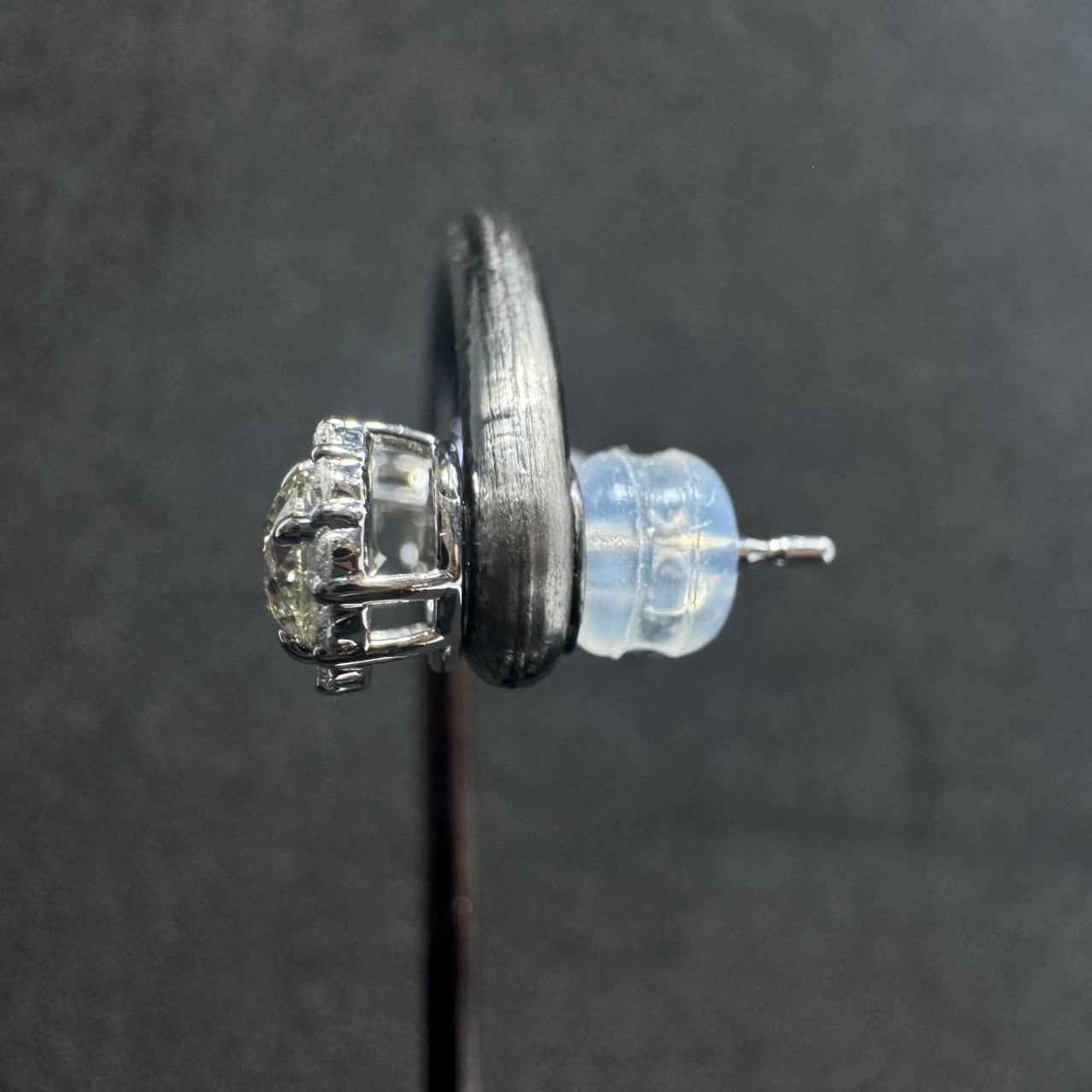 Pt900 0.623ct ダイヤモンド ヘイロー(取り巻き) ピアス | カオキ