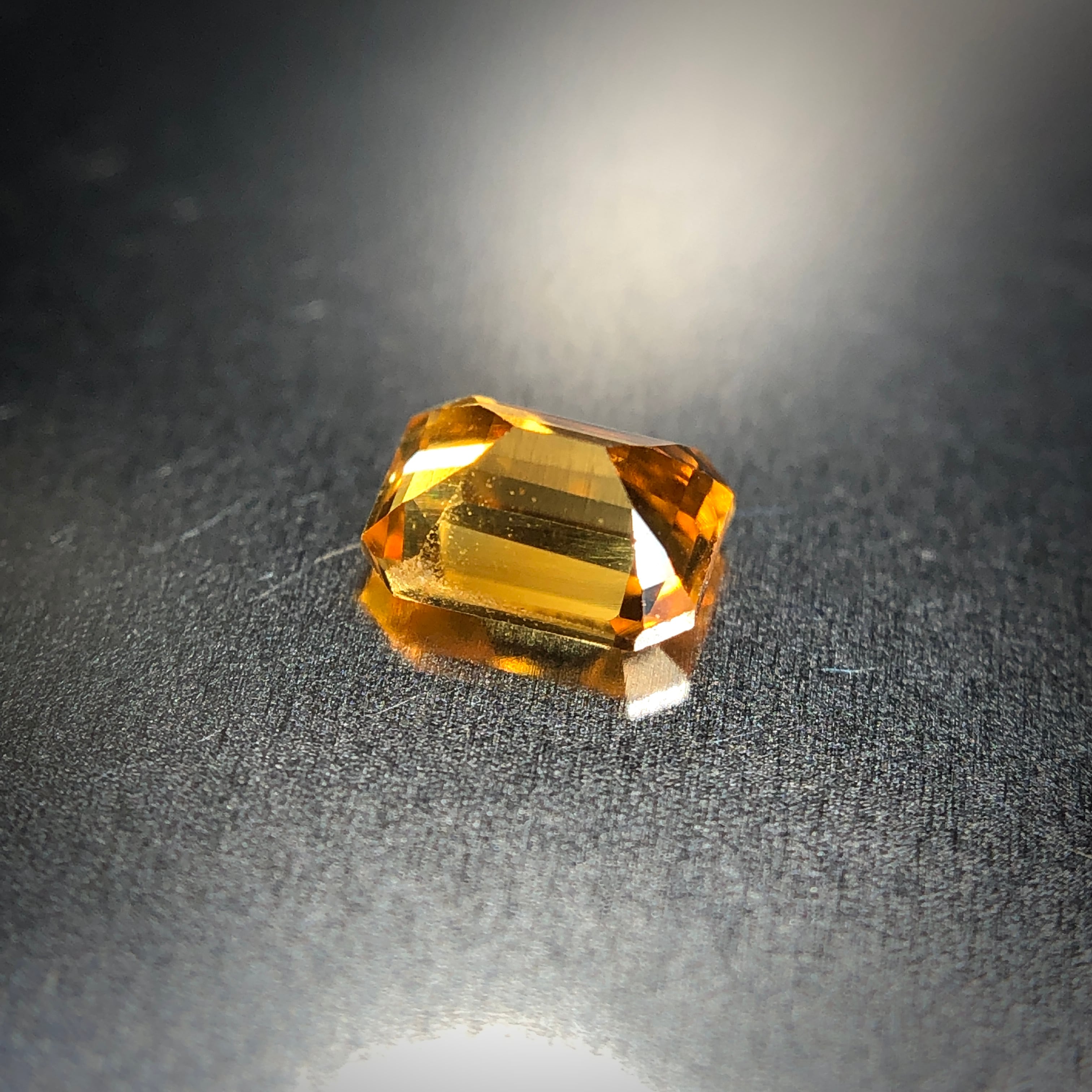 燦々と煌めく太陽のような宝石 0.26ct 天然 ゴールデンサファイア | Frederick’s Gems&Jewelry powered by  BASE