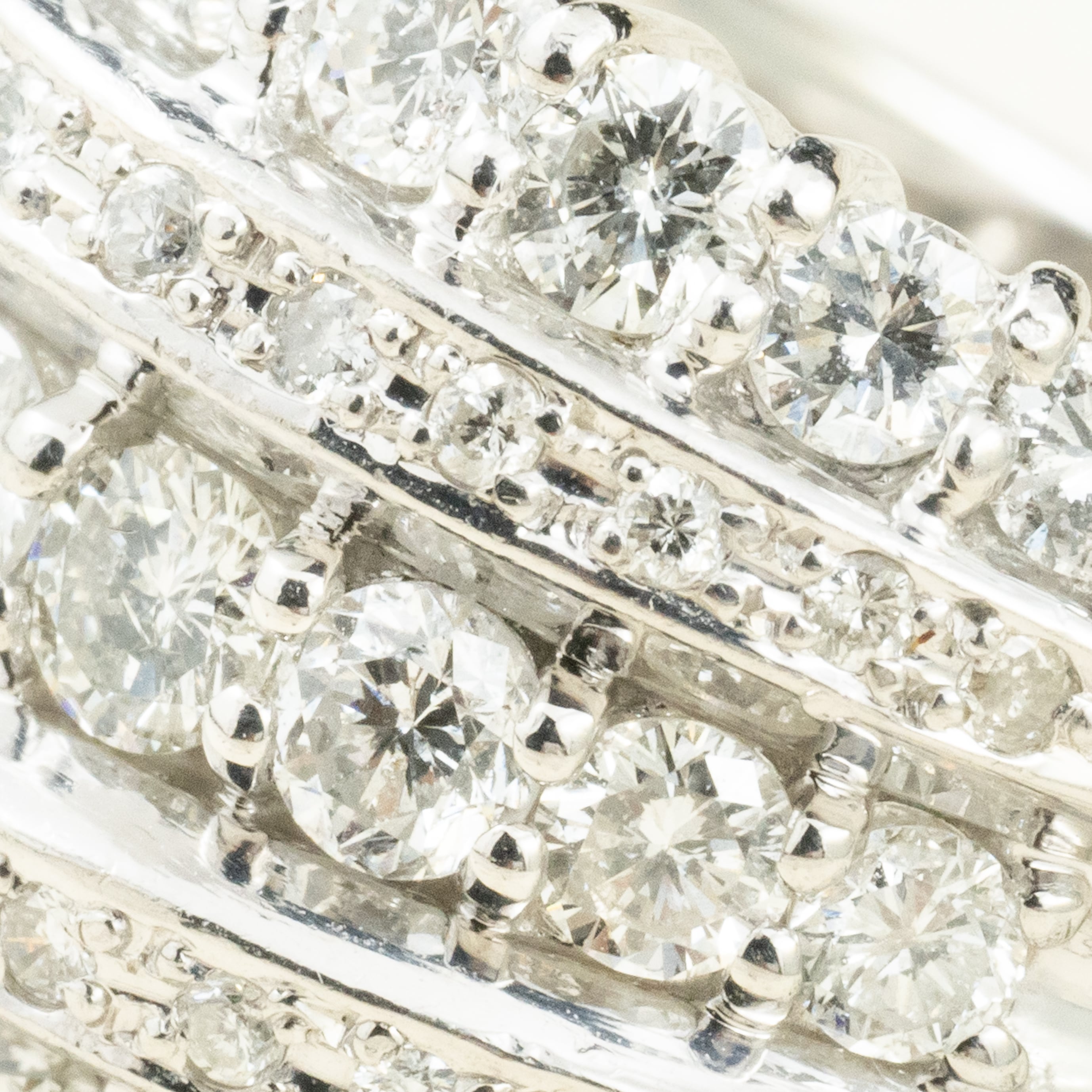 Pt900リング Diamond 2.05ct ― プラチナとダイヤが奏でる光の