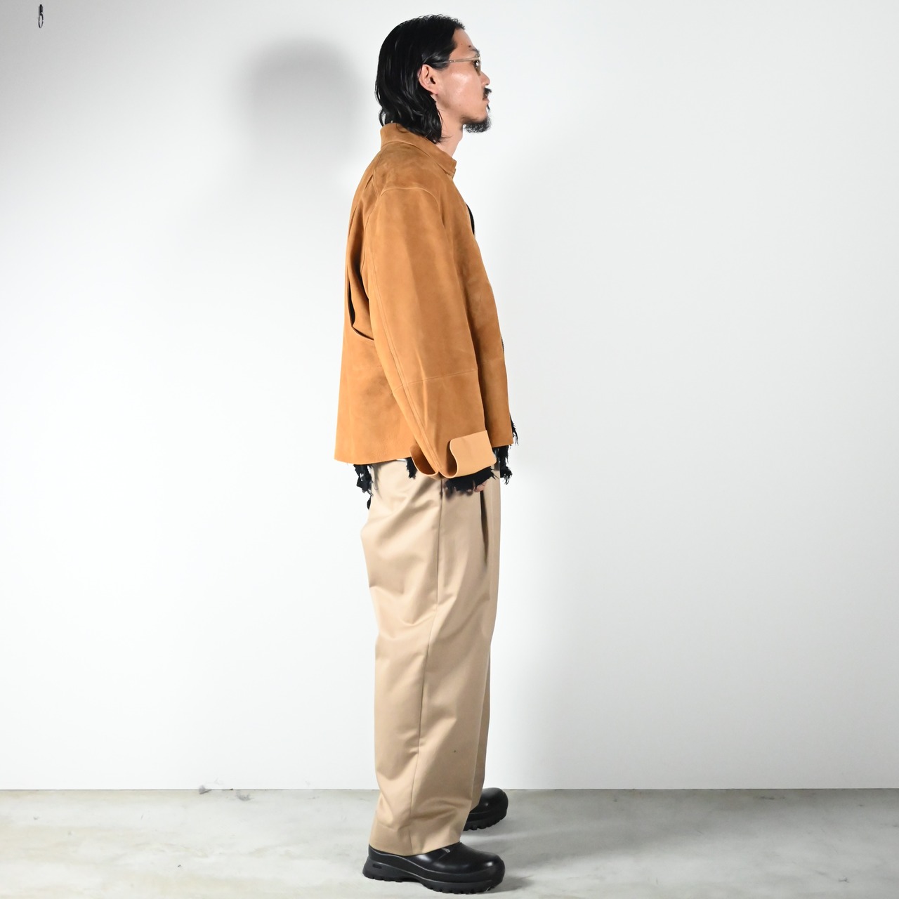 barbell object / leather jkt