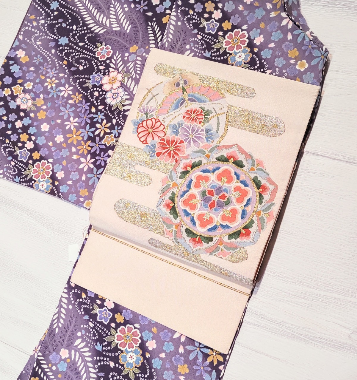 綴れ織りの名古屋帯 白地にお花と蝶々 | リサイクル着物 菅野 