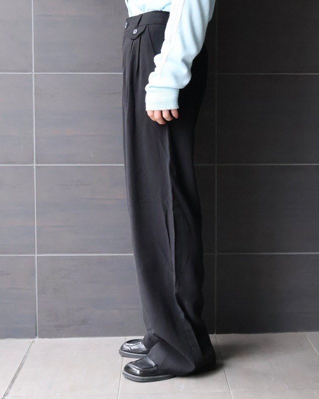 drape pocket detail tuck pants