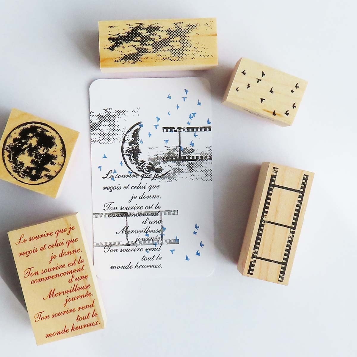 空高く飛ぶ鳥の群れスタンプ はんこ 338 | original-stamp なな